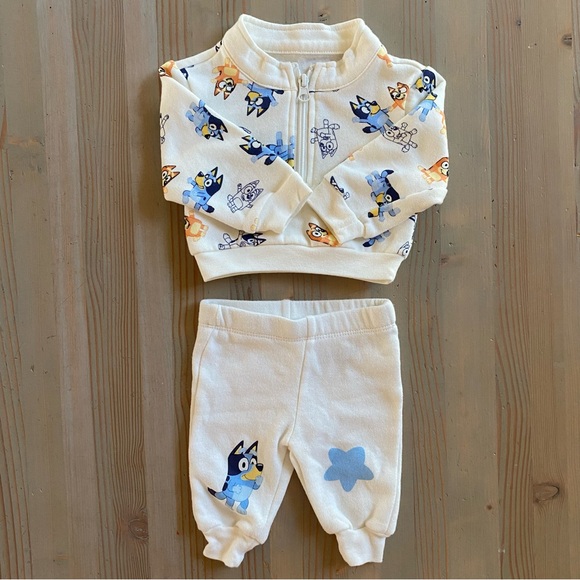 Like New EUC Baby Boys Bundle - Newborn - Carter’s Gerber - Picture 2 of 12